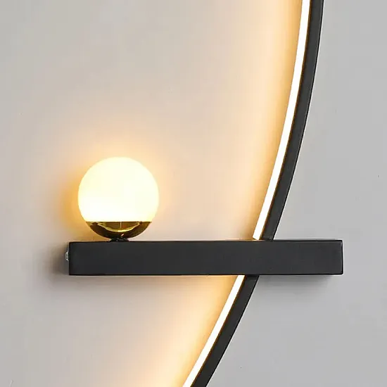 مصباح حائط LED عصري بتصميم نوردك للمساحات الداخلية مصباح حائط LED عصري بتصميم نوردك للمساحات الداخلية