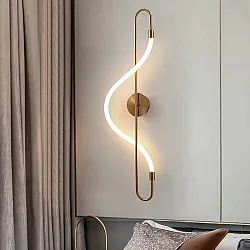 مصباح جداري LED عصري بشكل متموج – بلون ذهبي أو أسود – مثالي لغرف النوم والمعيشة والحمامات