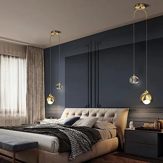 مصباح معلق معدني وكريستالي عصري فاخر بتصميم بسيط مع لمبات LED قابلة للتعديل، مثالي لغرف النوم والمعيشة. مصباح معلق معدني وكريستالي عصري فاخر بتصميم بسيط مع لمبات LED قابلة للتعديل، مثالي لغرف النوم والمعيشة.