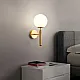 مصباح جداري عصري بقاعدة نحاسية وغطاء بلاستيكي شفاف - تصميم أنيق ومثالي لديكور المنزل مصباح جداري عصري بقاعدة نحاسية وغطاء بلاستيكي شفاف - تصميم أنيق ومثالي لديكور المنزل